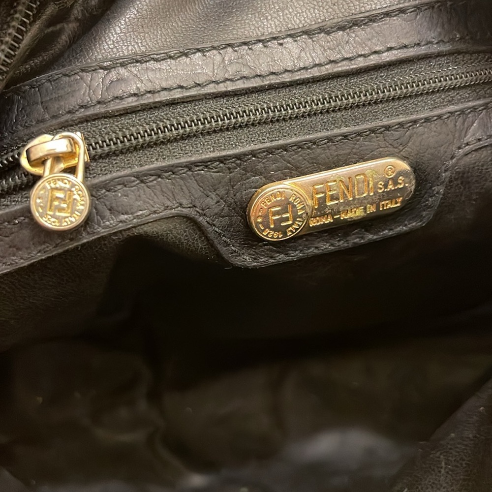 Authentic Fendi, please check all picture of condition - Picture 14 of 17